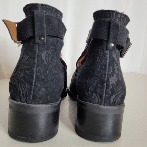 Tara M. Keegan Black Suede Leather Ankle Boots - Size 6 - 6.5 - Picture 5 of 15
